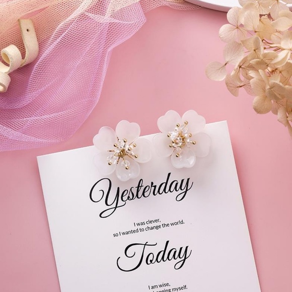 ❤️️NEW UNIQUE Flower Handmade Stud  Earrings F15 - Picture 7 of 8